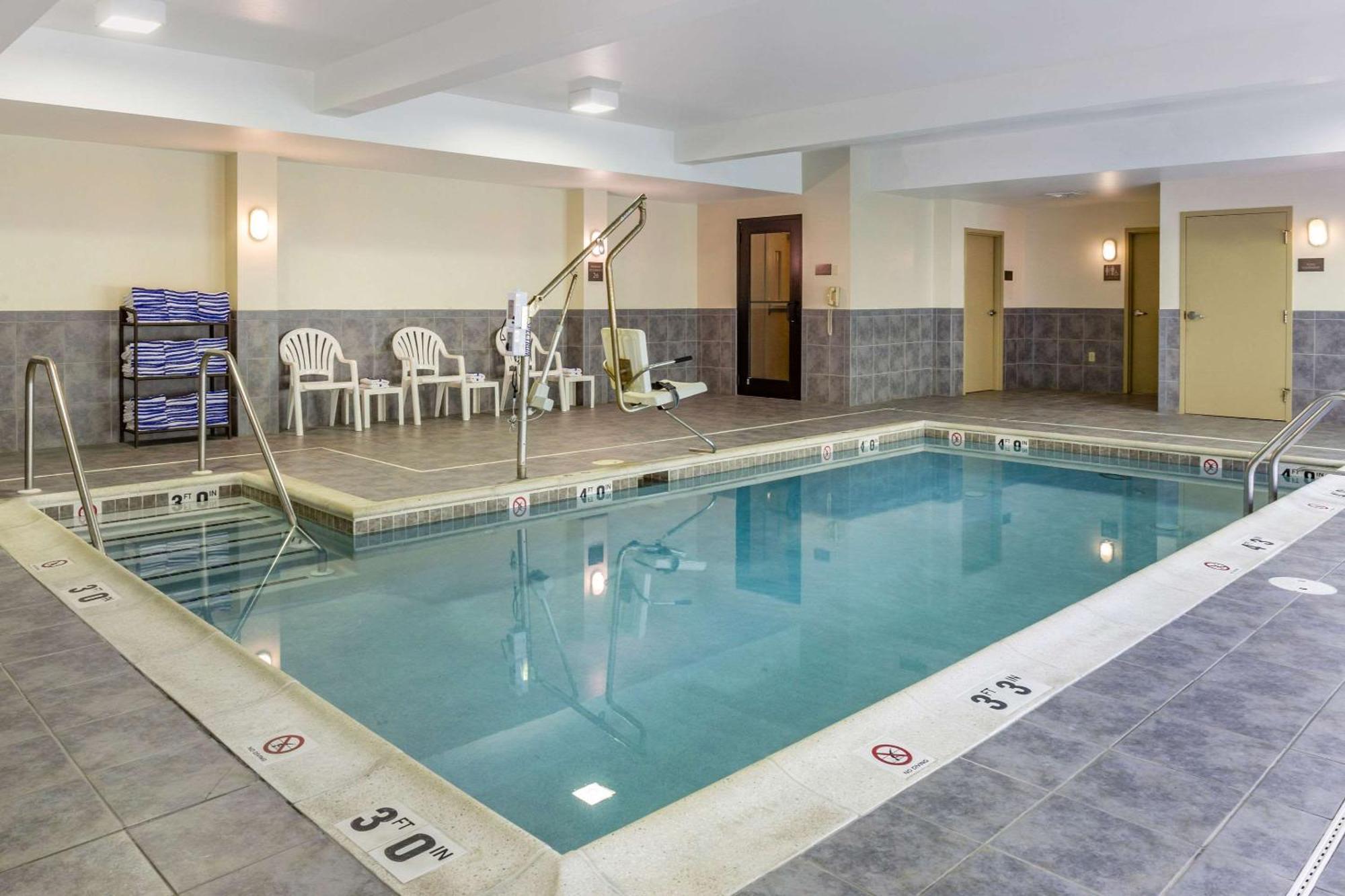 Comfort Suites Lancaster Amish Country Smoketown  Extérieur photo