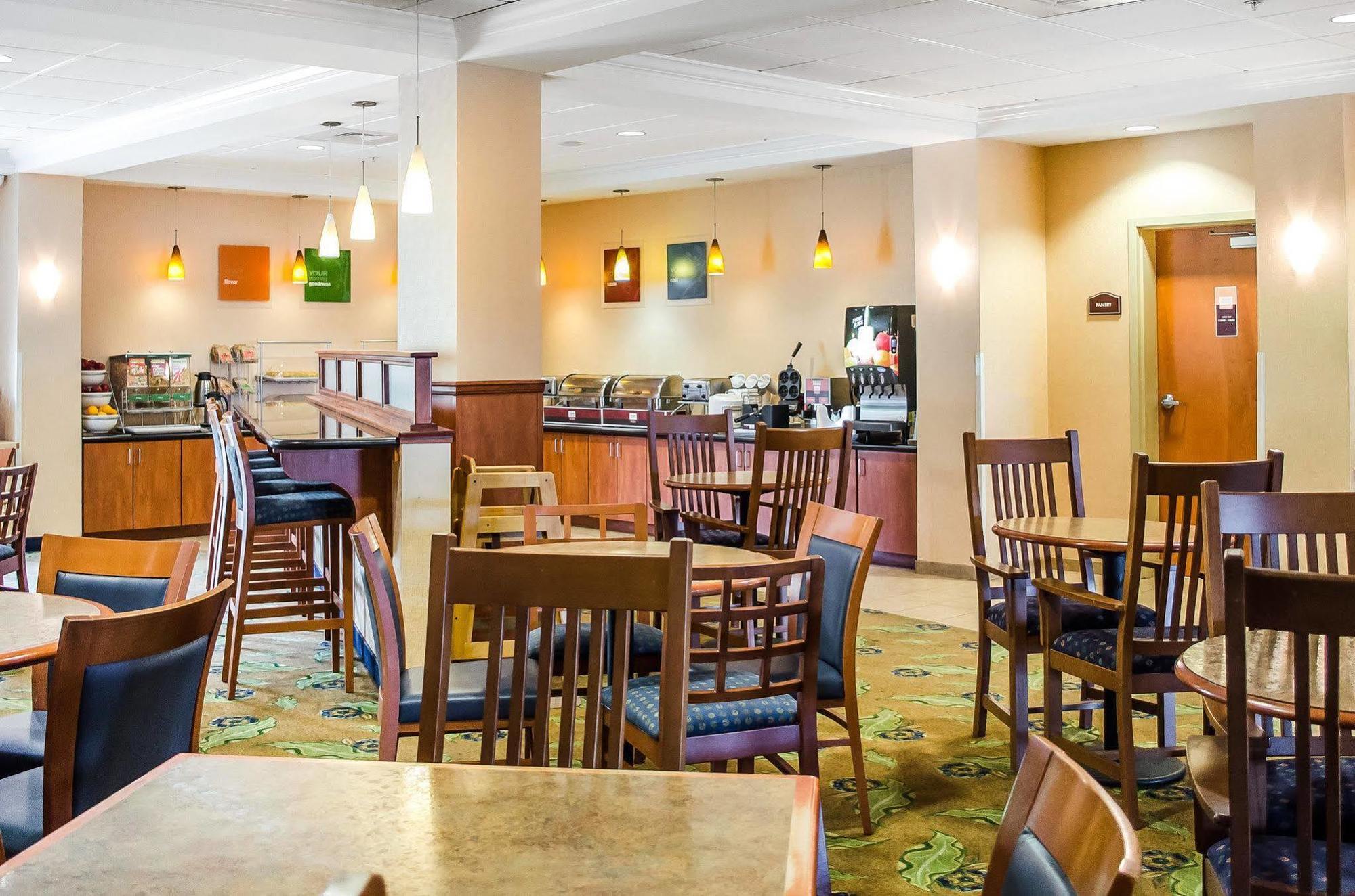 Comfort Suites Lancaster Amish Country Smoketown  Extérieur photo