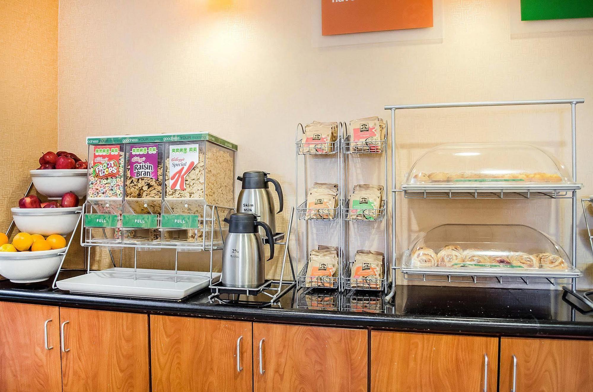 Comfort Suites Lancaster Amish Country Smoketown  Extérieur photo